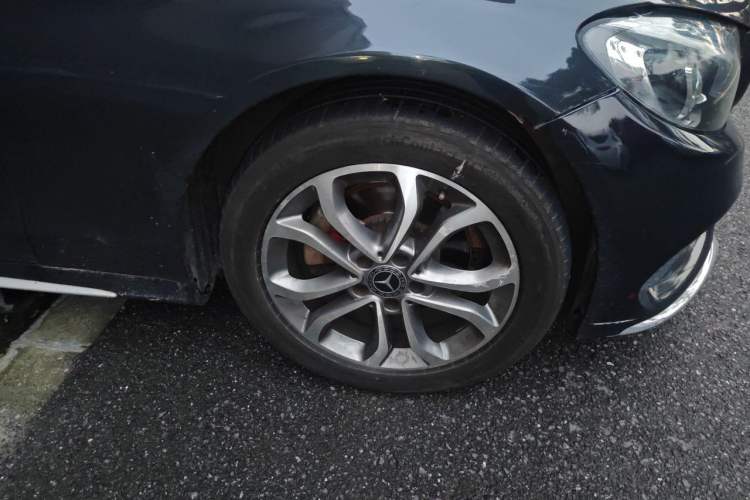 Used Mercedes-Benz C-Class 2017 Revised C 180 L Dynamic Sports Edition Right Front Wheel Hub