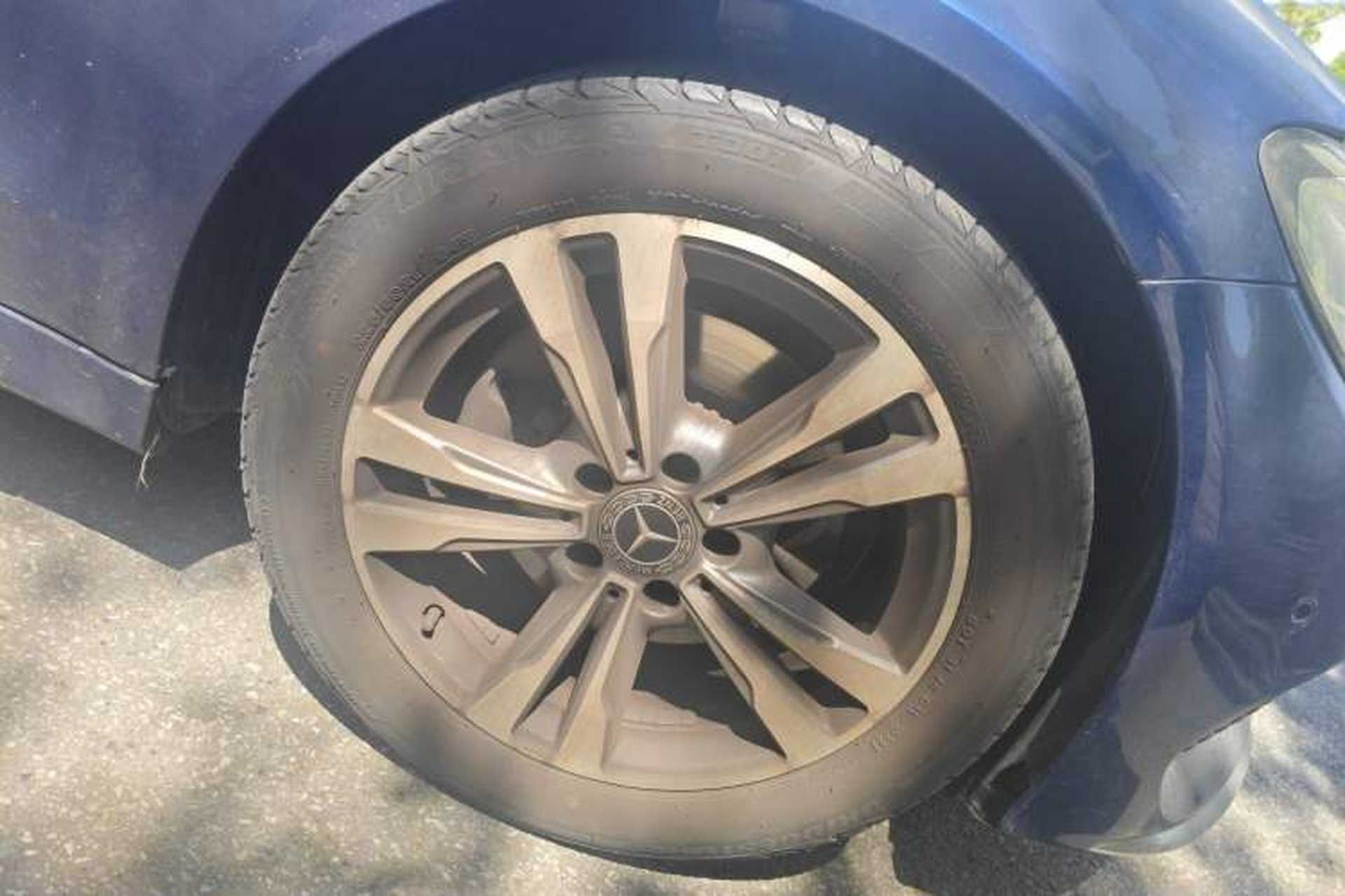 Used Mercedes-Benz C-Class 2017 Facelift C 200 L Sport Edition Right Front Wheel Hub