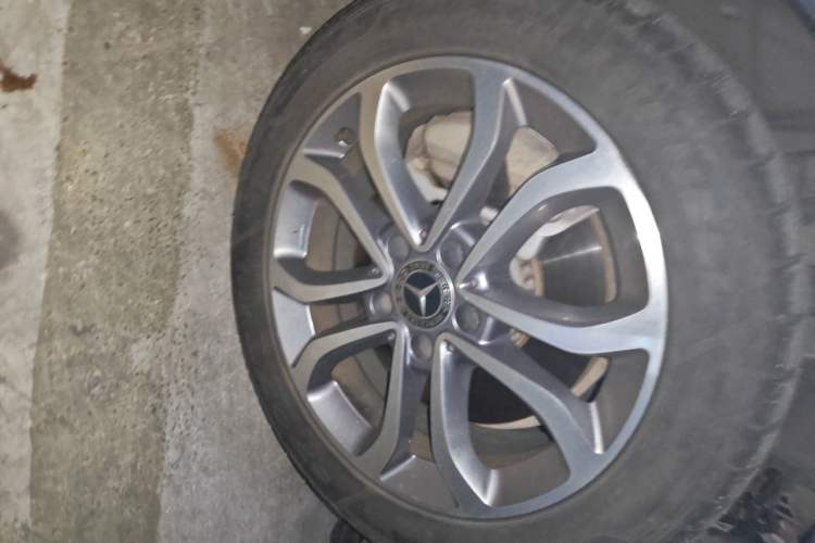 Used Mercedes-Benz C-Class 2017 Restyled C 180 L Fashion Edition Sport Version Right Front Wheel Hub