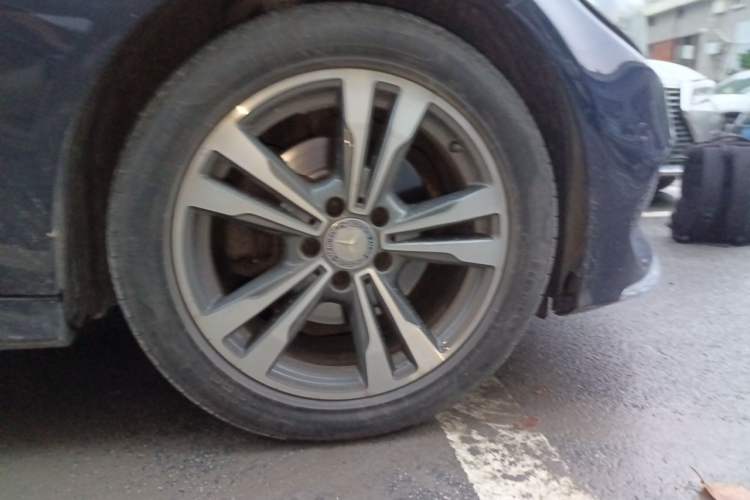 Used Mercedes-Benz C-Class 2017 C 200 L Sport Edition Right Front Wheel Hub