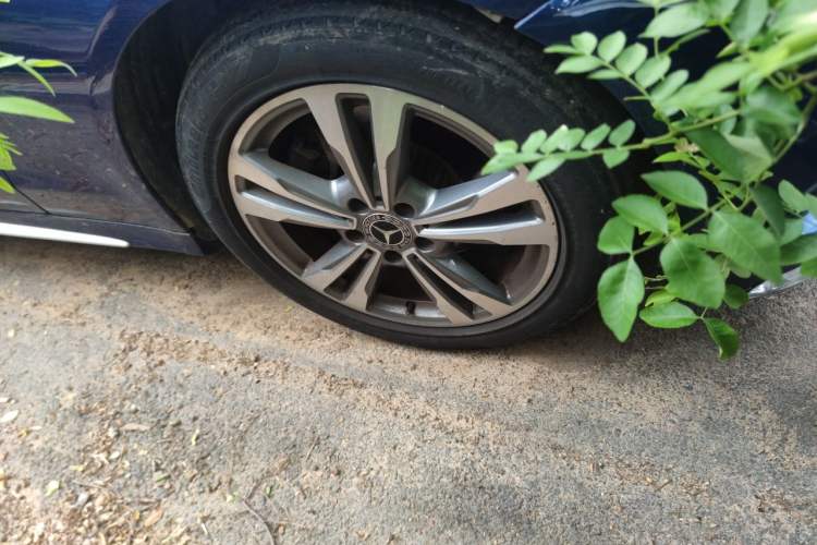 Used Mercedes-Benz C-Class 2017 Facelift C 200 L Sport Edition Right Front Wheel Hub