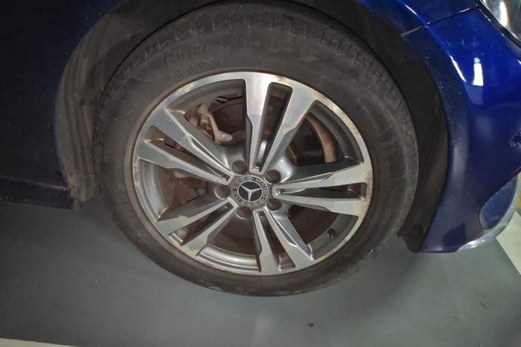 Used Mercedes-Benz C-Class 2017 Facelift C 200 L Sport Edition Right Front Wheel Hub