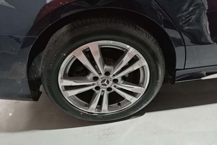 Used Mercedes-Benz C-Class 2017 Facelift C 200 L Sport Edition Right Rear Wheel Hub