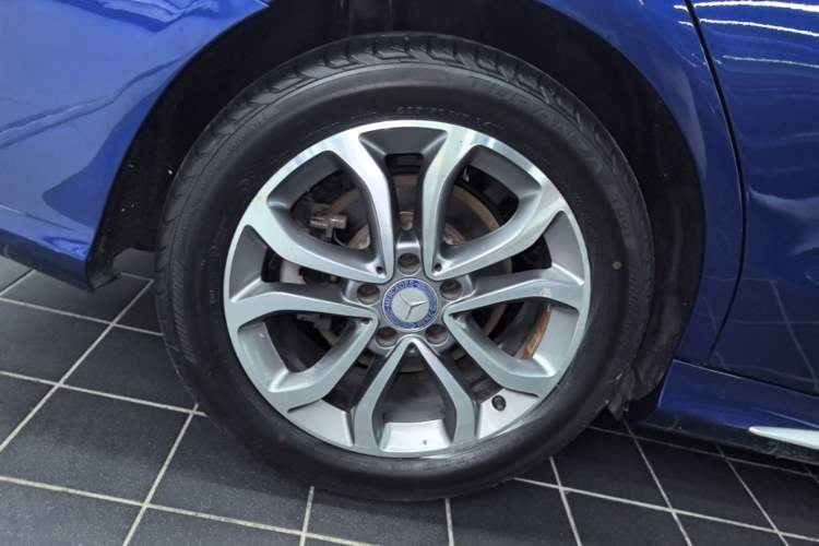 Used Mercedes-Benz C-Class 2017 Revised C 180 L Dynamic Sports Edition Right Rear Wheel Hub