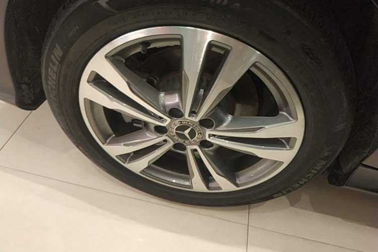 Used Mercedes-Benz C-Class 2017 Facelift C 200 L Sport Edition Right Rear Wheel Hub