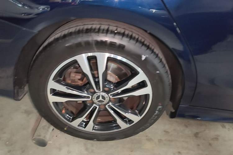 Used Mercedes-Benz C-Class 2017 Restyled C 200 Sport Edition Right Rear Wheel Hub