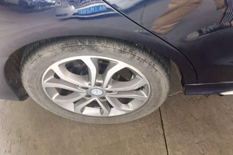 Used Mercedes-Benz C-Class 2017 C 180 L Sport Edition Right Rear Wheel Hub