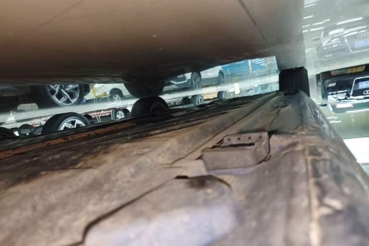 Used Mercedes-Benz C-Class 2017 Facelift C 200 L Sport Edition Right Side Sill