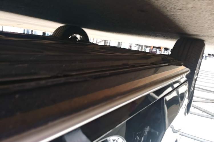 Used Mercedes-Benz C-Class 2017 Facelift C 200 L Sport Edition Right Side Sill