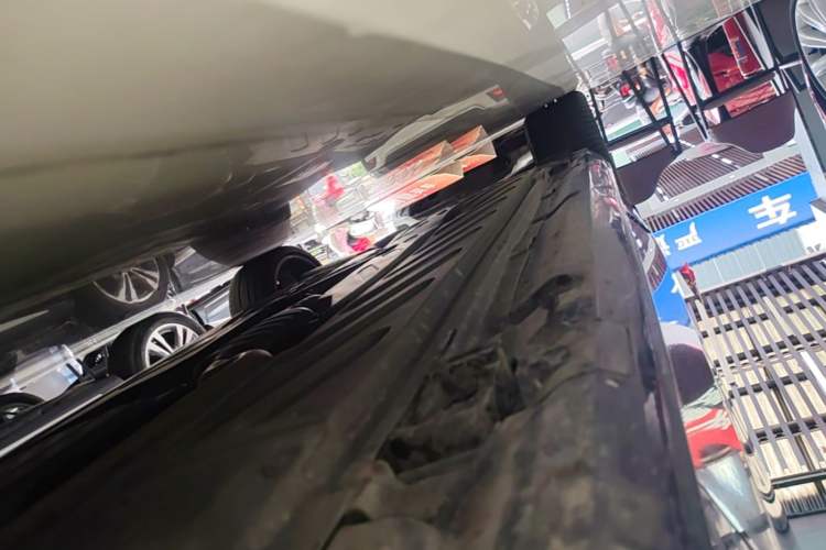 Used Mercedes-Benz C-Class 2017 C 200 4MATIC Coupe Right Side Sill