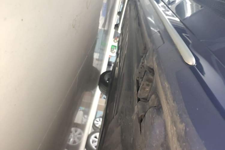 Used Mercedes-Benz C-Class 2017 Facelift C 200 L Sport Edition Right Side Sill