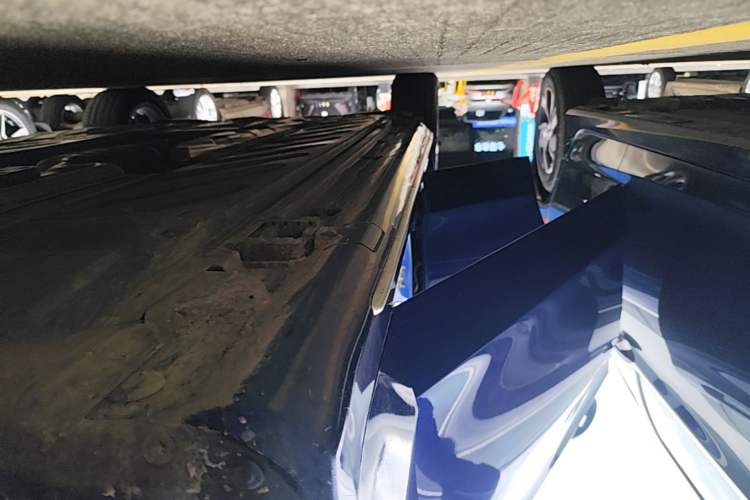 Used Mercedes-Benz C-Class 2017 C 180 L Sport Edition Right Side Sill