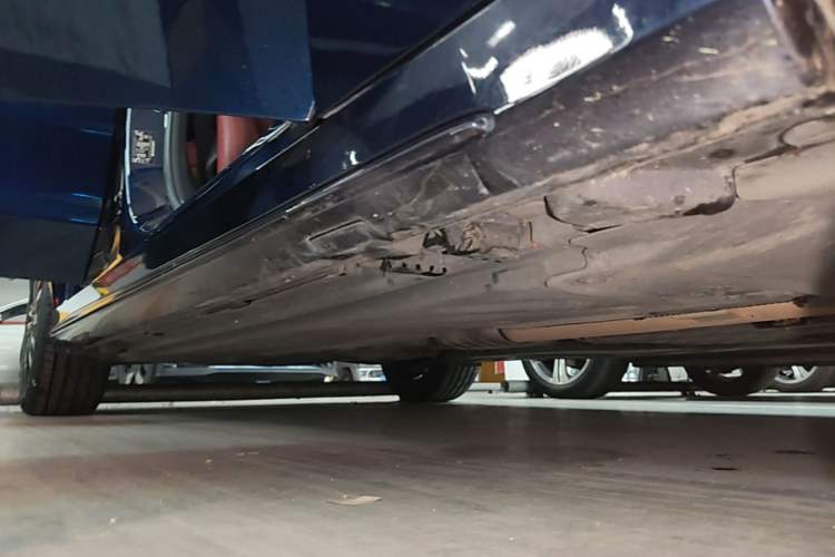 Used Mercedes-Benz C-Class 2017 Restyled C 200 Sport Edition Right Side Sill