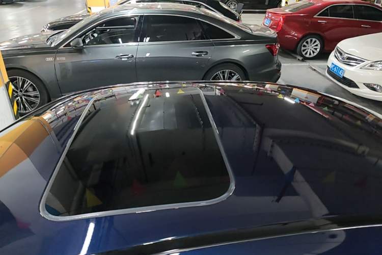 Used Mercedes-Benz C-Class 2017 Restyled C 200 Sport Edition Roof