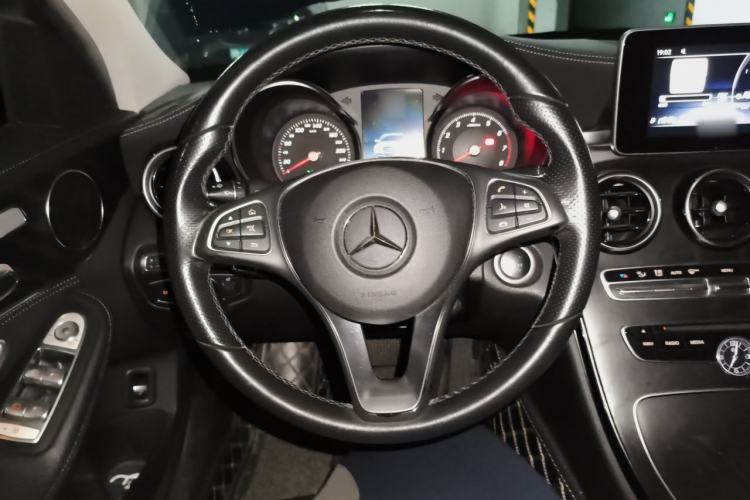 Used Mercedes-Benz C-Class 2017 Facelift C 200 L Sport Edition Steering Wheel