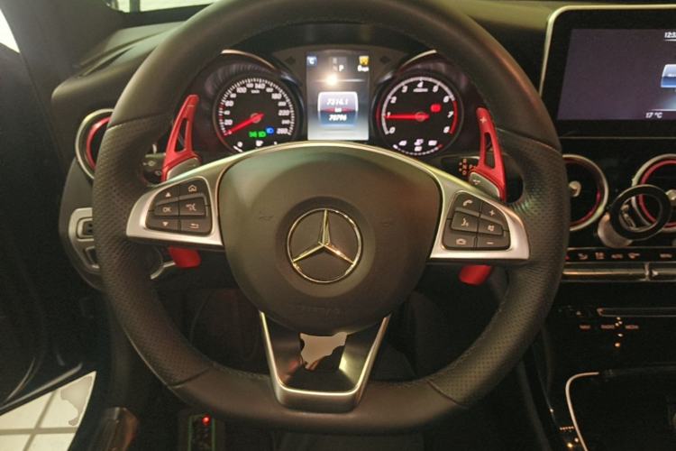 Used Mercedes-Benz C-Class 2017 Restyled C 200 Sport Edition Steering Wheel
