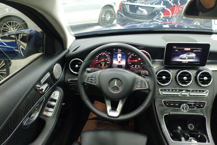 Used Mercedes-Benz C-Class 2017 Facelift C 200 L Sport Edition Steering Wheel