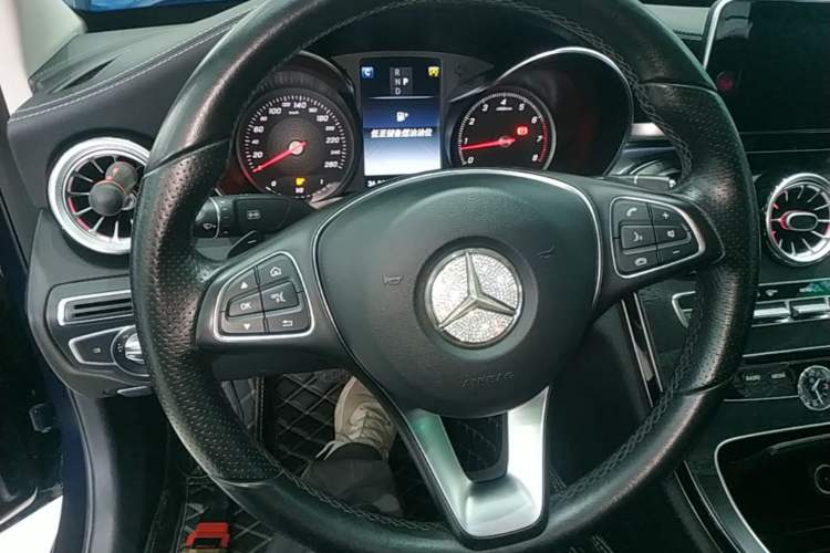 Used Mercedes-Benz C-Class 2017 Facelift C 200 L Sport Edition Steering Wheel