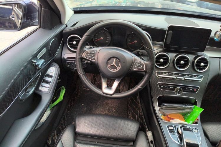 Used Mercedes-Benz C-Class 2017 Facelift C 200 L Sport Edition Steering Wheel