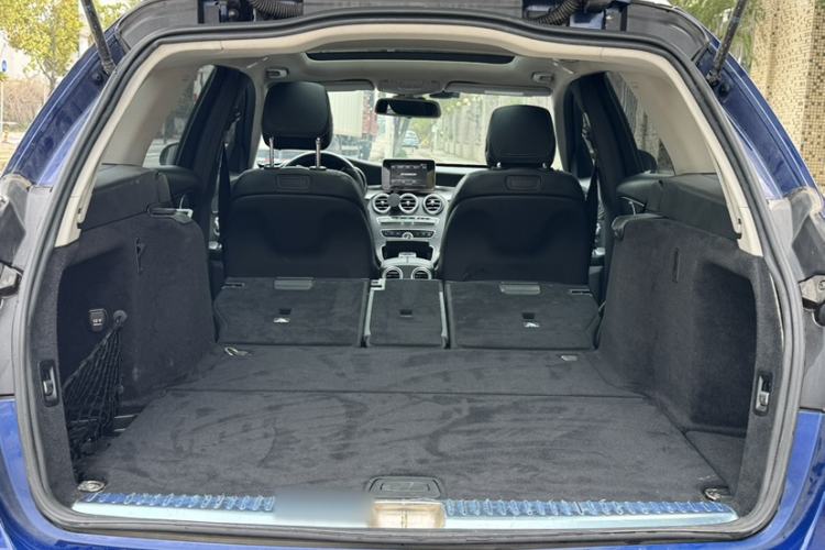 Used Mercedes-Benz C-Class 2017 C 200 station wagon Trunk