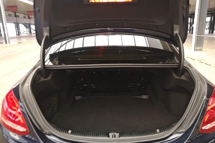 Used Mercedes-Benz C-Class 2017 Facelift C 200 L Sport Edition Trunk