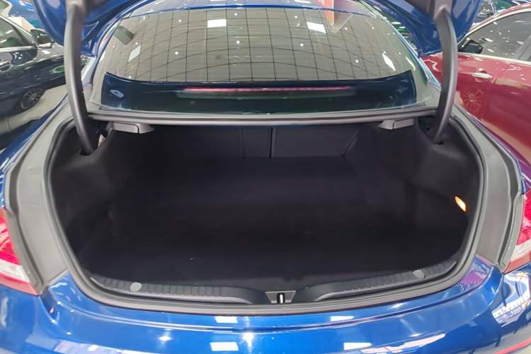Used Mercedes-Benz C-Class 2017 C 200 4MATIC Coupe Trunk