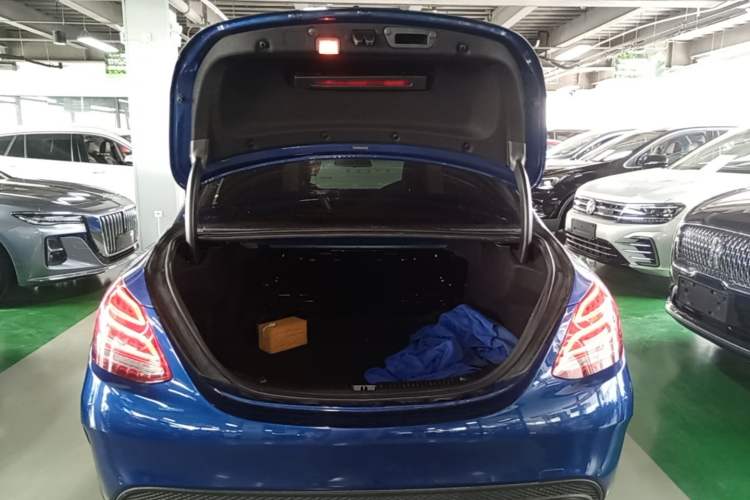 Used Mercedes-Benz C-Class 2017 Restyled C 200 Sport Edition Trunk