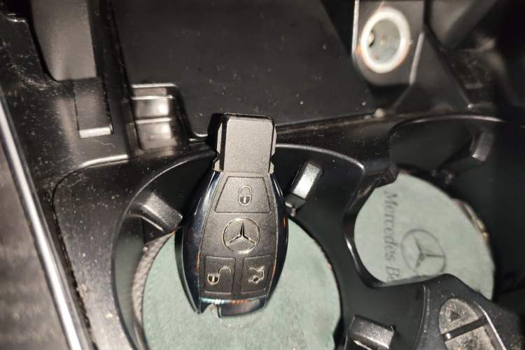 Used Mercedes-Benz C-Class 2017 Facelift C 200 L Sport Edition Vehicle Key