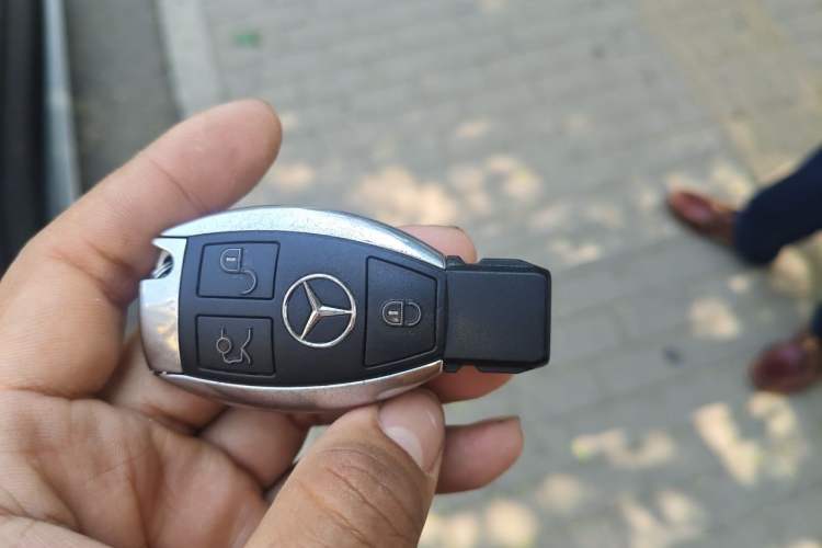 Used Mercedes-Benz C-Class 2017 Facelift C 200 L Sport Edition Vehicle Key