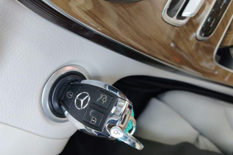 Used Mercedes-Benz C-Class 2017 C 300 L Vehicle Key