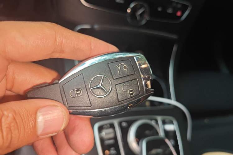 Used Mercedes-Benz C-Class 2017 Facelift C 200 Station Wagon Vehicle Key
