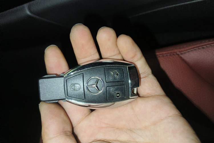 Used Mercedes-Benz C-Class 2017 Restyled C 200 Sport Edition Vehicle Key