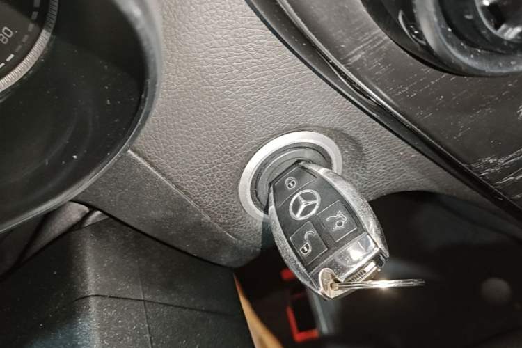 Used Mercedes-Benz C-Class 2017 Facelift C 200 L Sport Edition Vehicle Key