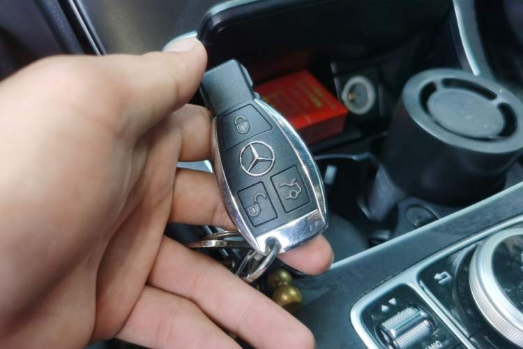 Used Mercedes-Benz C-Class 2017 C 200 L Sport Edition Vehicle Key