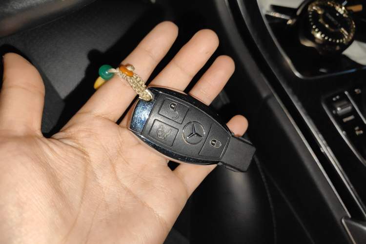 Used Mercedes-Benz C-Class 2017 Facelift C 200 L Sport Edition Vehicle Key