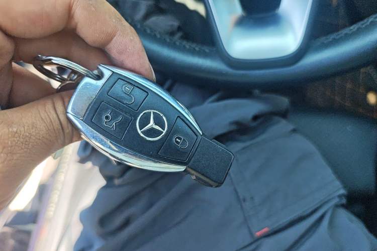 Used Mercedes-Benz C-Class 2017 Facelift C 200 L Sport Edition Vehicle Key