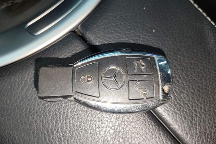 Used Mercedes-Benz C-Class 2017 C 200 L Sport Edition Vehicle Key