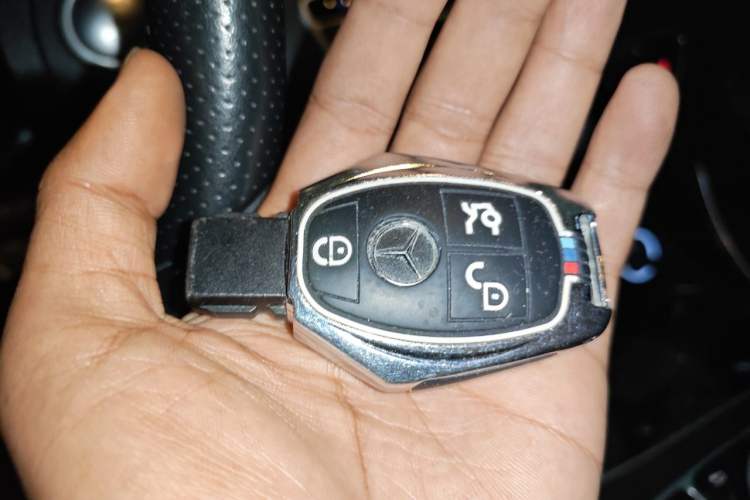 Used Mercedes-Benz C-Class 2017 Facelift C 200 L Sport Edition Vehicle Key