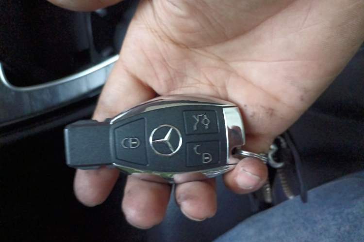 Used Mercedes-Benz C-Class 2017 C 200 L Sport Edition Vehicle Key