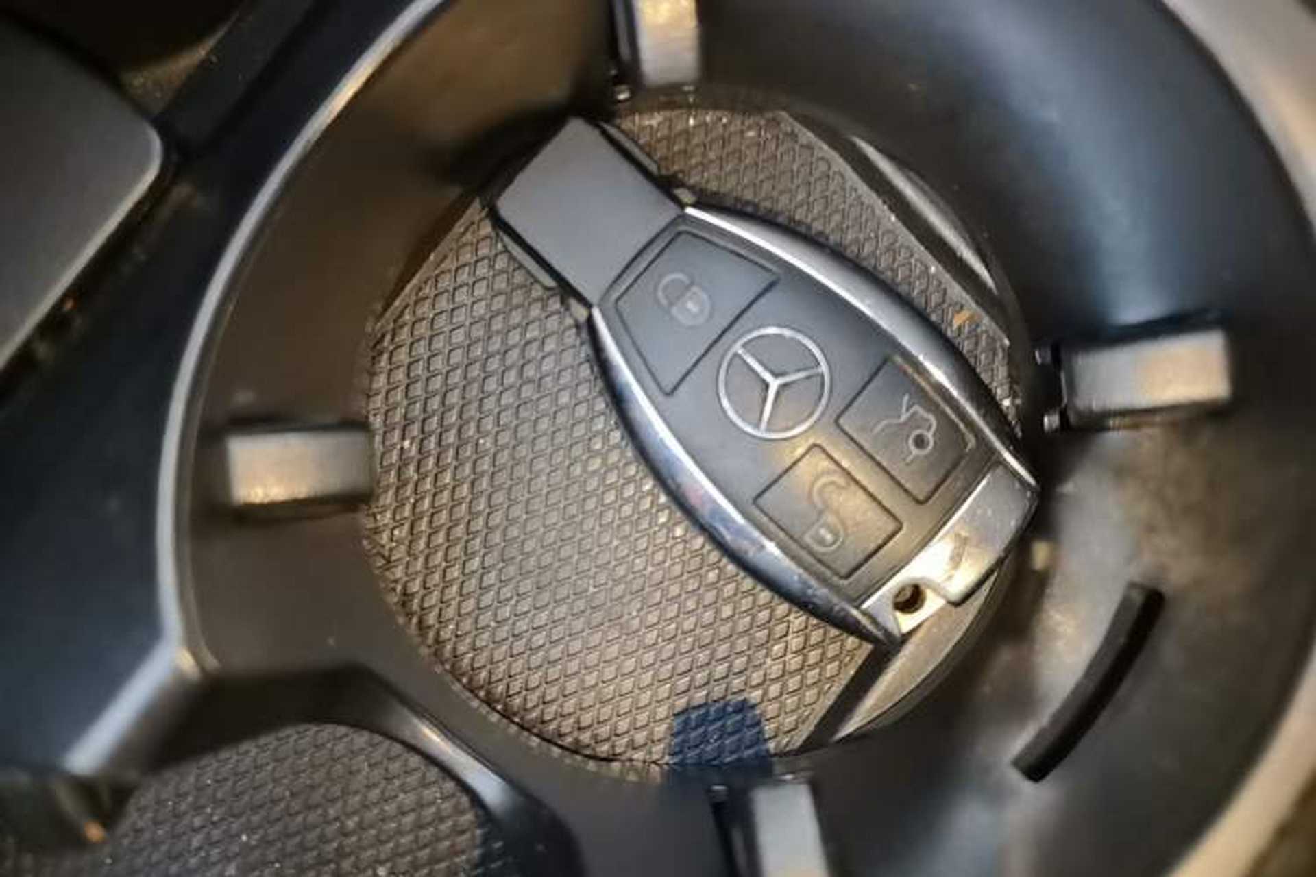 Used Mercedes-Benz C-Class 2017 Facelift C 200 L Sport Edition Vehicle Key