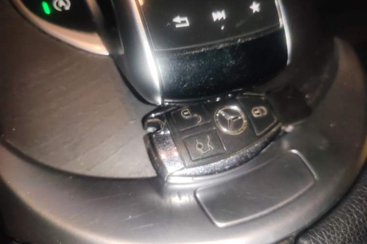 Used Mercedes-Benz C-Class 2017 C 200 L Sport Edition Vehicle Key