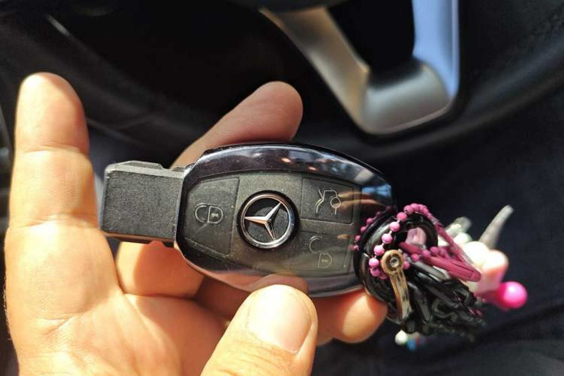 Used Mercedes-Benz C-Class 2017 Facelift C 200 L Sport Edition Vehicle Key