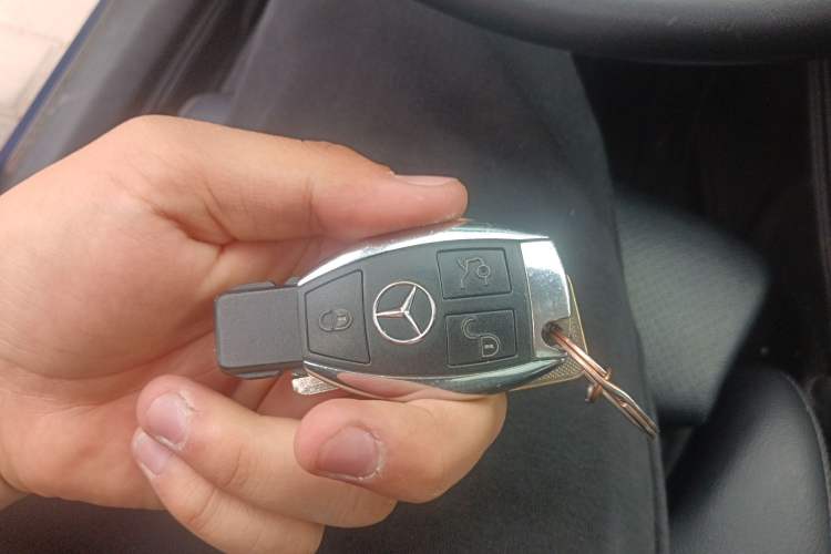 Used Mercedes-Benz C-Class 2017 Facelift C 200 Station Wagon Vehicle Key