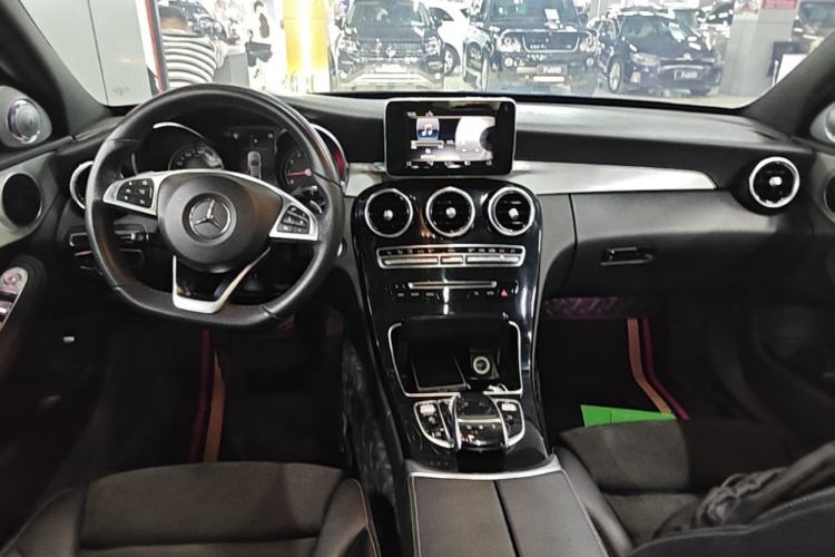 Used Mercedes-Benz C-Class 2017 Restyled C 200 Sport Edition Center Console