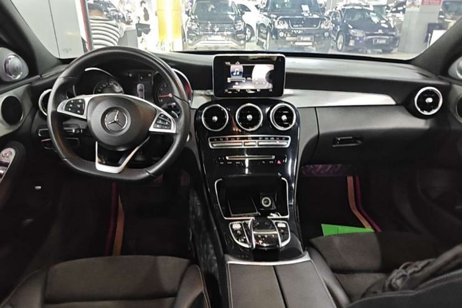 Used Mercedes-Benz C-Class 2017 Restyled C 200 Sport Edition Center Console