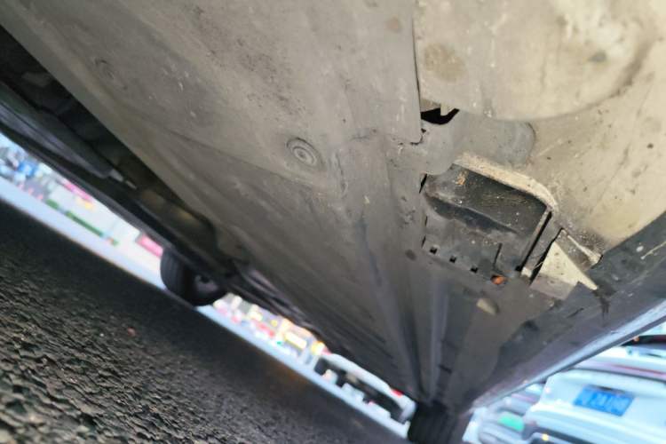 Used Mercedes-Benz C-Class 2017 Facelift C 200 L Chassis Front Left