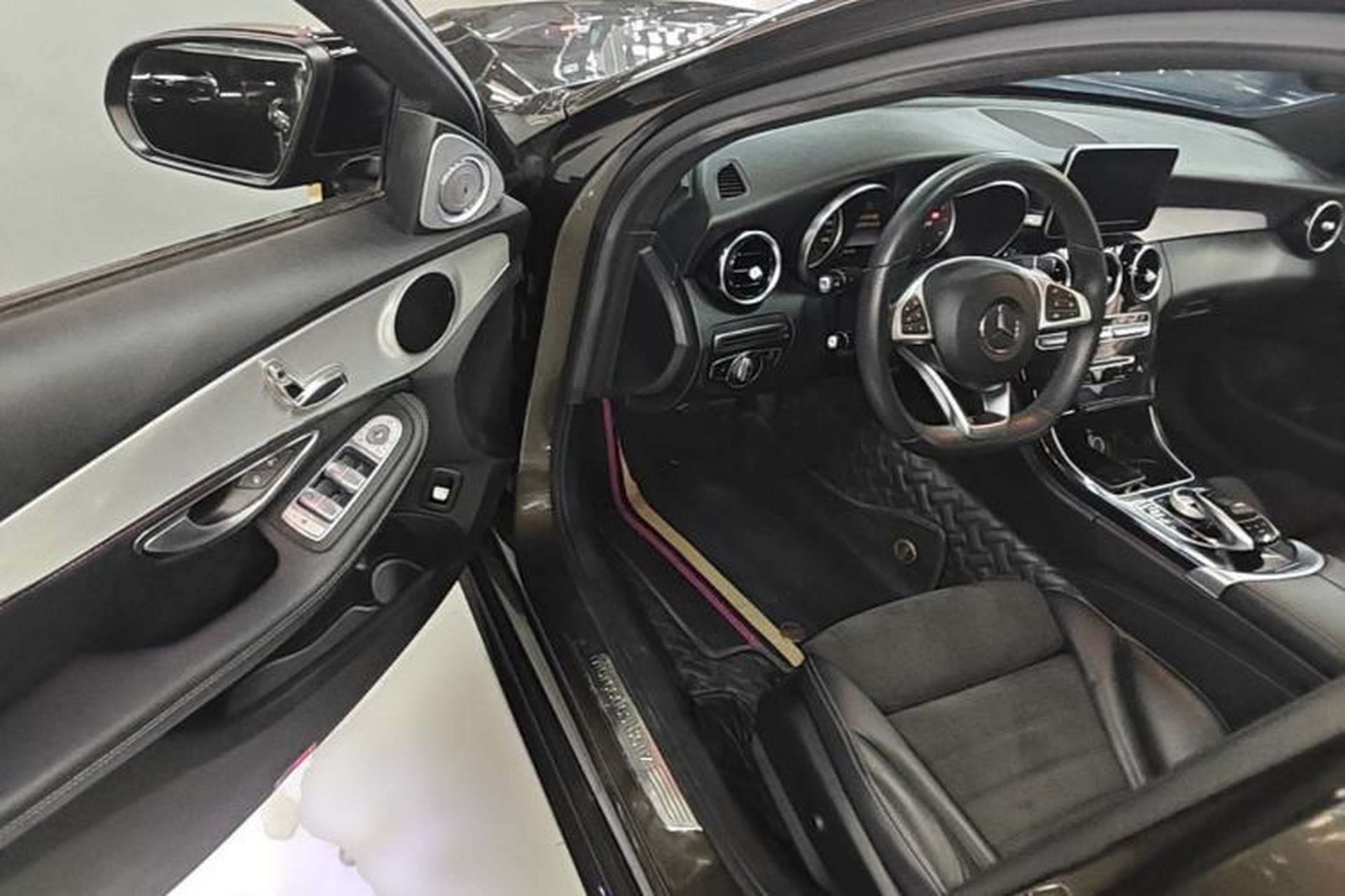 Used Mercedes-Benz C-Class 2017 Restyled C 200 Sport Edition Driver Seat