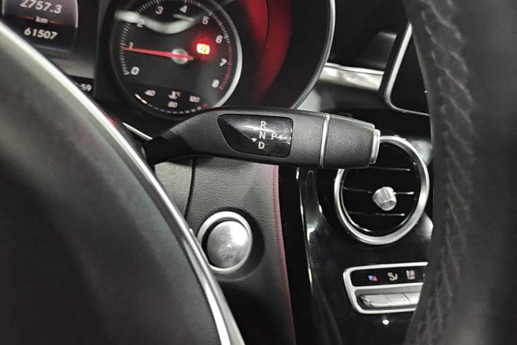 Used Mercedes-Benz C-Class 2017 Restyled C 200 Sport Edition Gear Lever