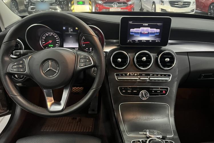 Used Mercedes-Benz C-Class 2017 C 200 L Sport Edition Interior 1