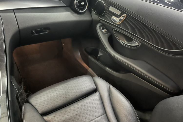 Used Mercedes-Benz C-Class 2017 C 200 L Sport Edition Interior 10